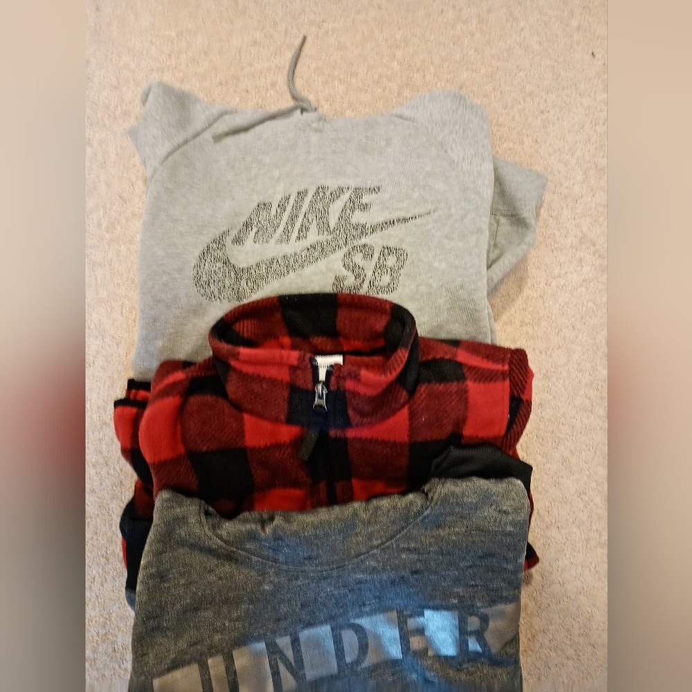 BundleX3 Nike SB Grey Hoodie/Under Armour Grey Hoodie + Red Fleece Jacket ~L